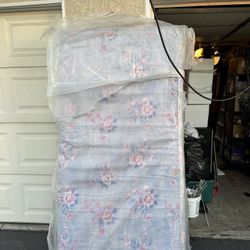 Free Twin Mattress 38”x75”