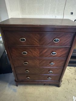 Dresser (tall)