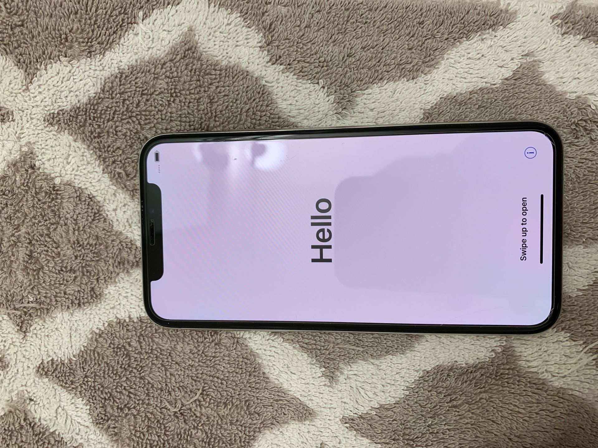 iPhone X silver 256 gb - great condition unlocked