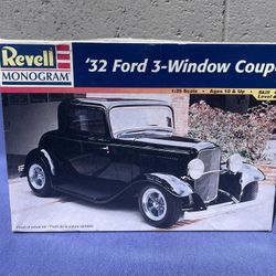 Revell/Monogram ‘32 Ford 3 Window Coupe (85-7605) 1/25 Scale Open Box Complete