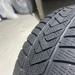 Set of Four Used Pirelli SottoZero Run Flat Winter Tires