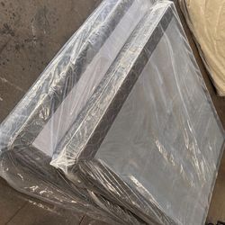 Boxspring  Queen  (( each