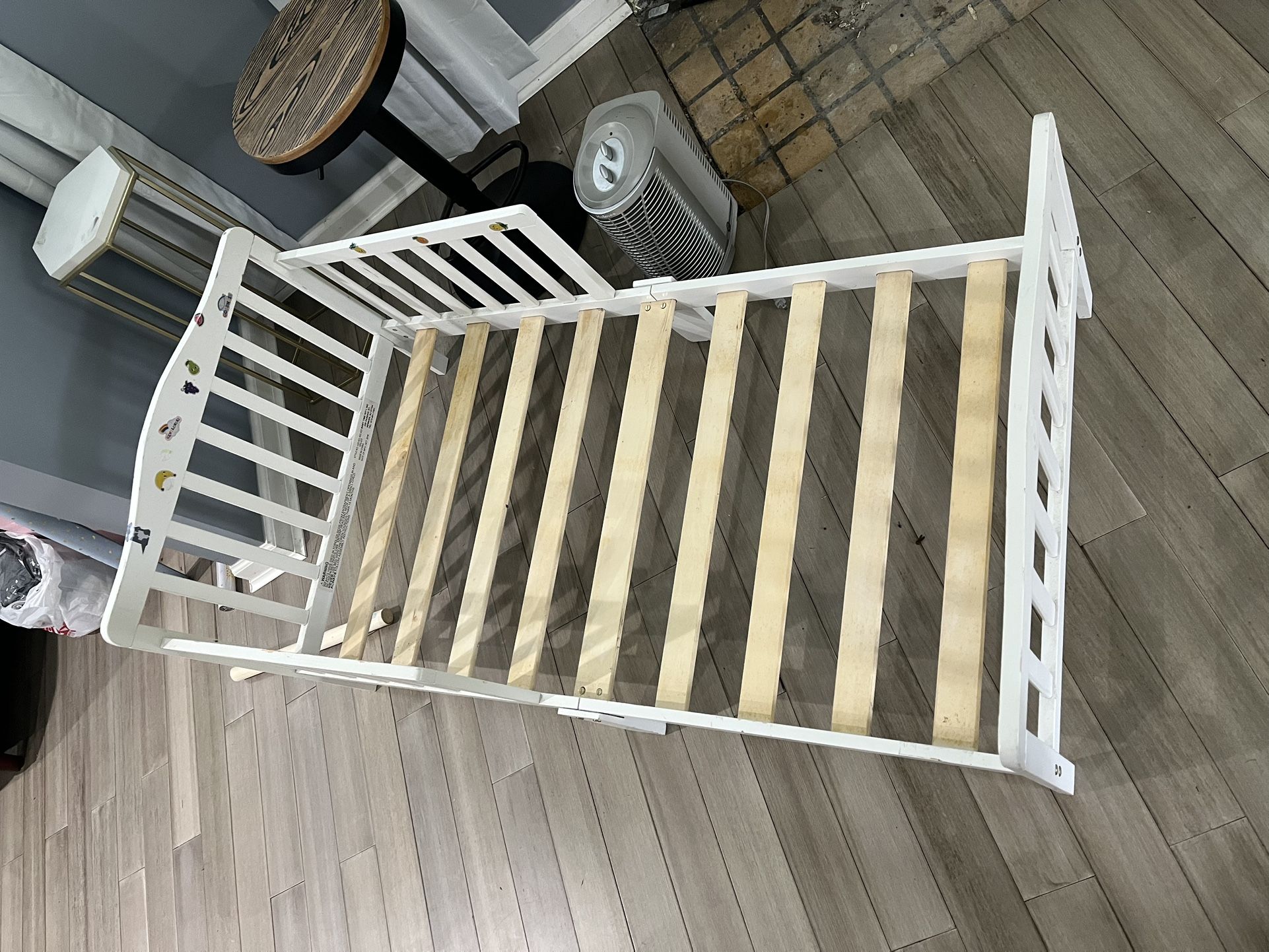 Toddler’s White Bed frame