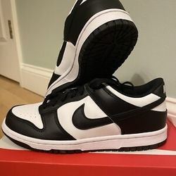 Nike Panda Dunks