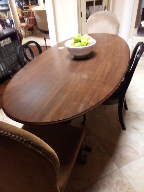 Oval Mahogany Dining Table. Vintage. Refinished. One Of A Kind! 