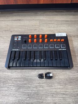 Arturia Minilab3 midi controller
