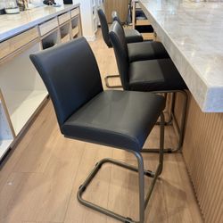 Kitchen table chairs 