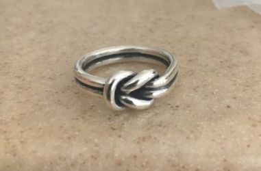 James Avery (Lovers Knot) Ring