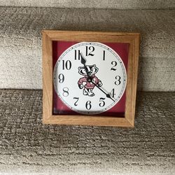 Uni. Wisc Wall Clock