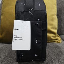 Lonchera Nike $25