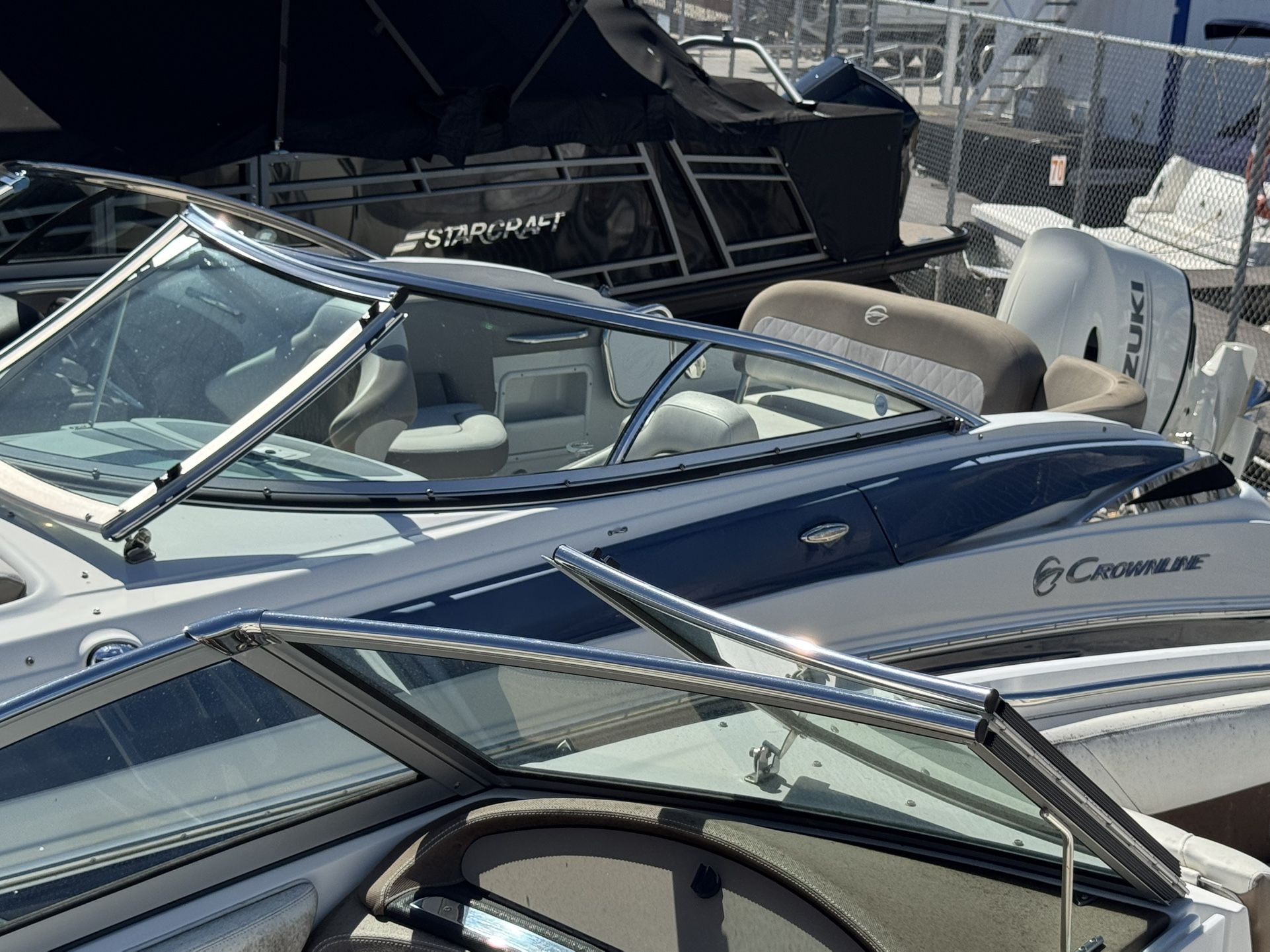 2019 CROWNLINE E235 X6