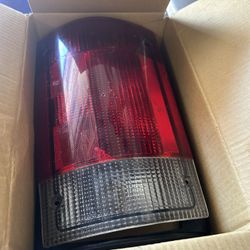 2002 Ford Excursion Left Hand Taillight Driver Sude