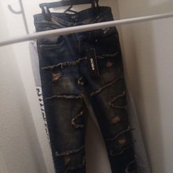 The Pants Is 45 In The Shoes Is 25