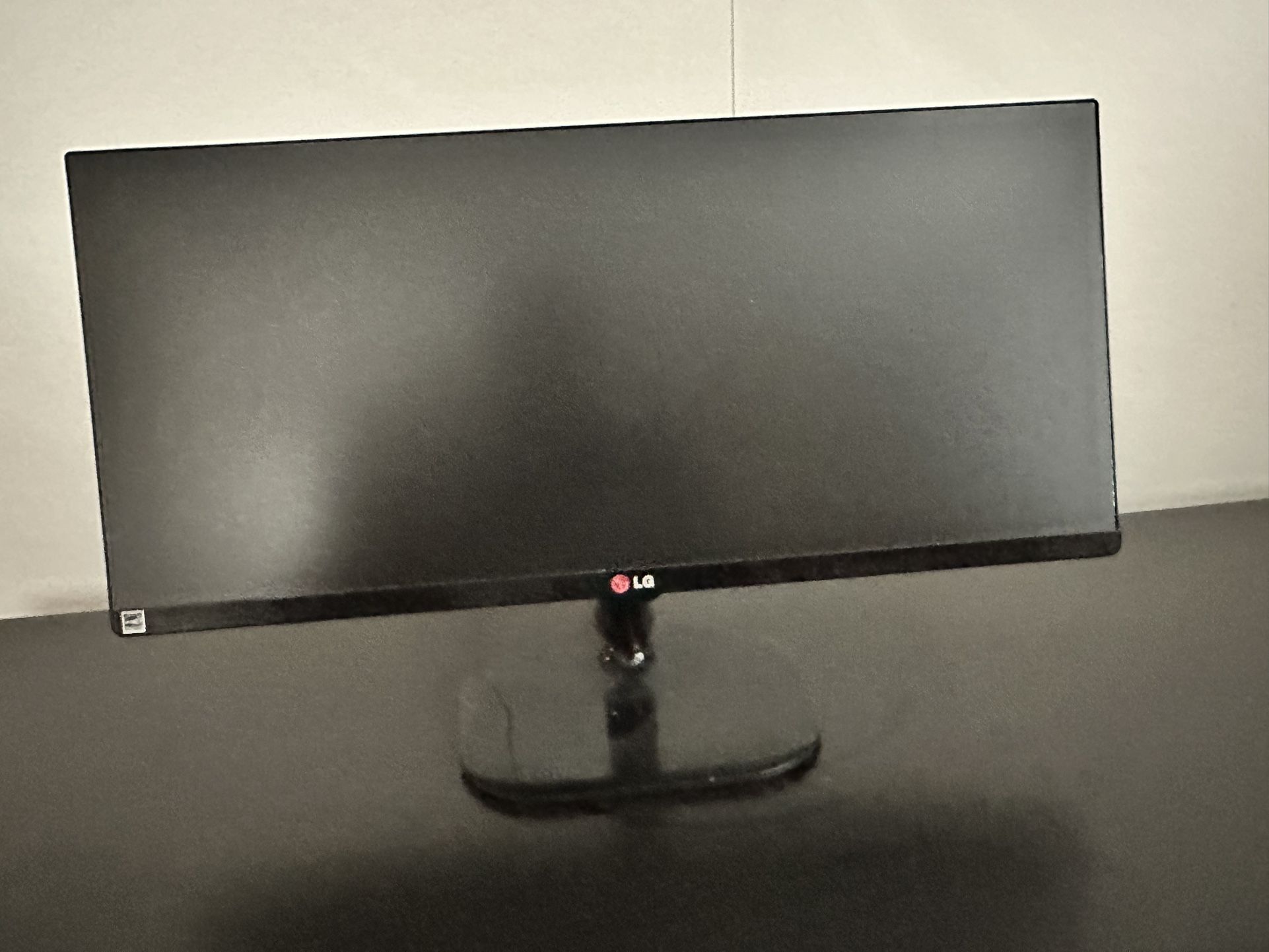 25" LG 25um65-p DVI/HDMI/DisplayPort 2560x1080 Ultrawide LE