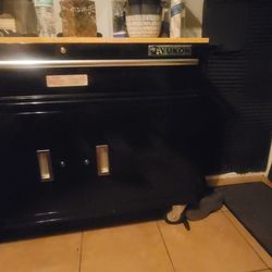 Husky Rolling Cabinet 