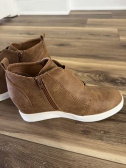 Women’s Wedge Shoes