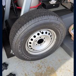 255/70/ R16 Bridgestone Dueler tires with 6 lug pattern 16 inch rims. 