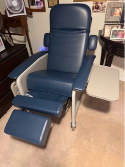 Dynarex Geri Chair - Infinite Position Recliner (lightly used)