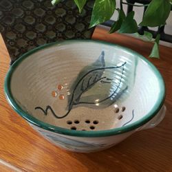 Reduced- Pottery Colandar- Leaf Pattern, Size: 8 1/2" Diameter x 4"H5