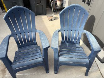 2 lawn chairs for $20
