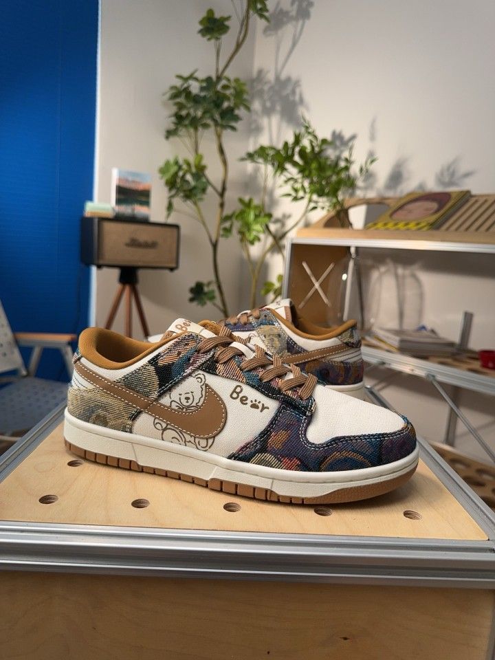 A pair of customized low-top sneakers with a design full of cute and casual style