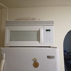 Fridgeaire Vent A Hood Microwave 