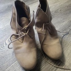 Size 8 Women's Boots