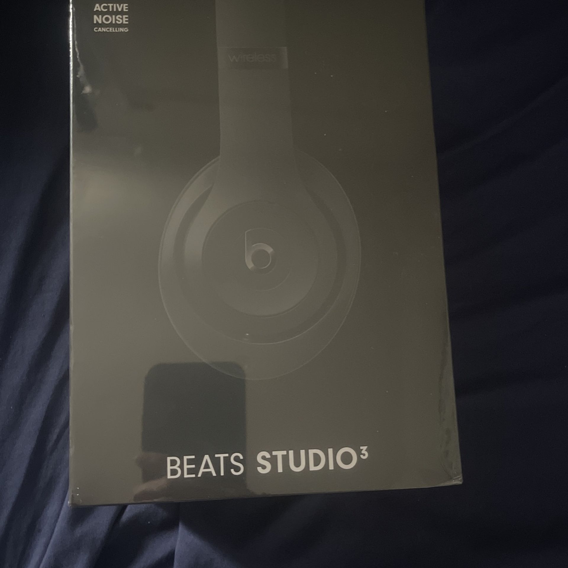 Beats by Dr. Dre - Beats Studio Pro Wireless Noise Cancelling Over-the-Ear Headphones - Black