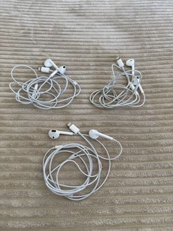 Apple wired thunderbolt EarPods (3 total)