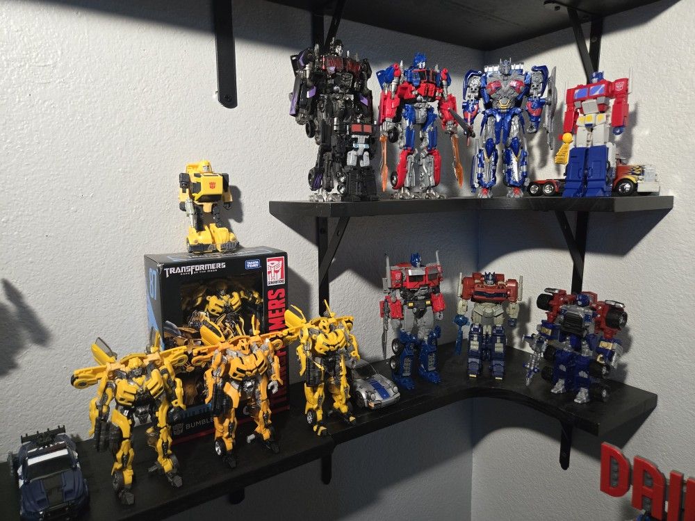 Transformers figure lot