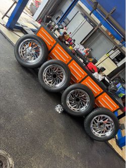 20” chrome wheels