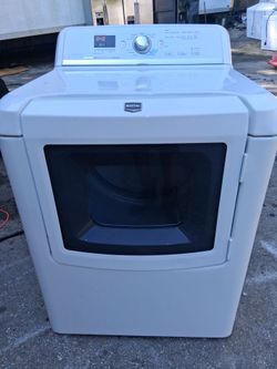 ⚡️$140 Efficient white Maytag Bravos MCT electric dryer with steam technology.⚡️ This unit has a large capacity drum with an interior light and a digi