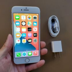 iPhone 7 - UNLOCKED - Like New  