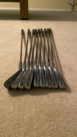 Set of 9 men’s right handed golf irons