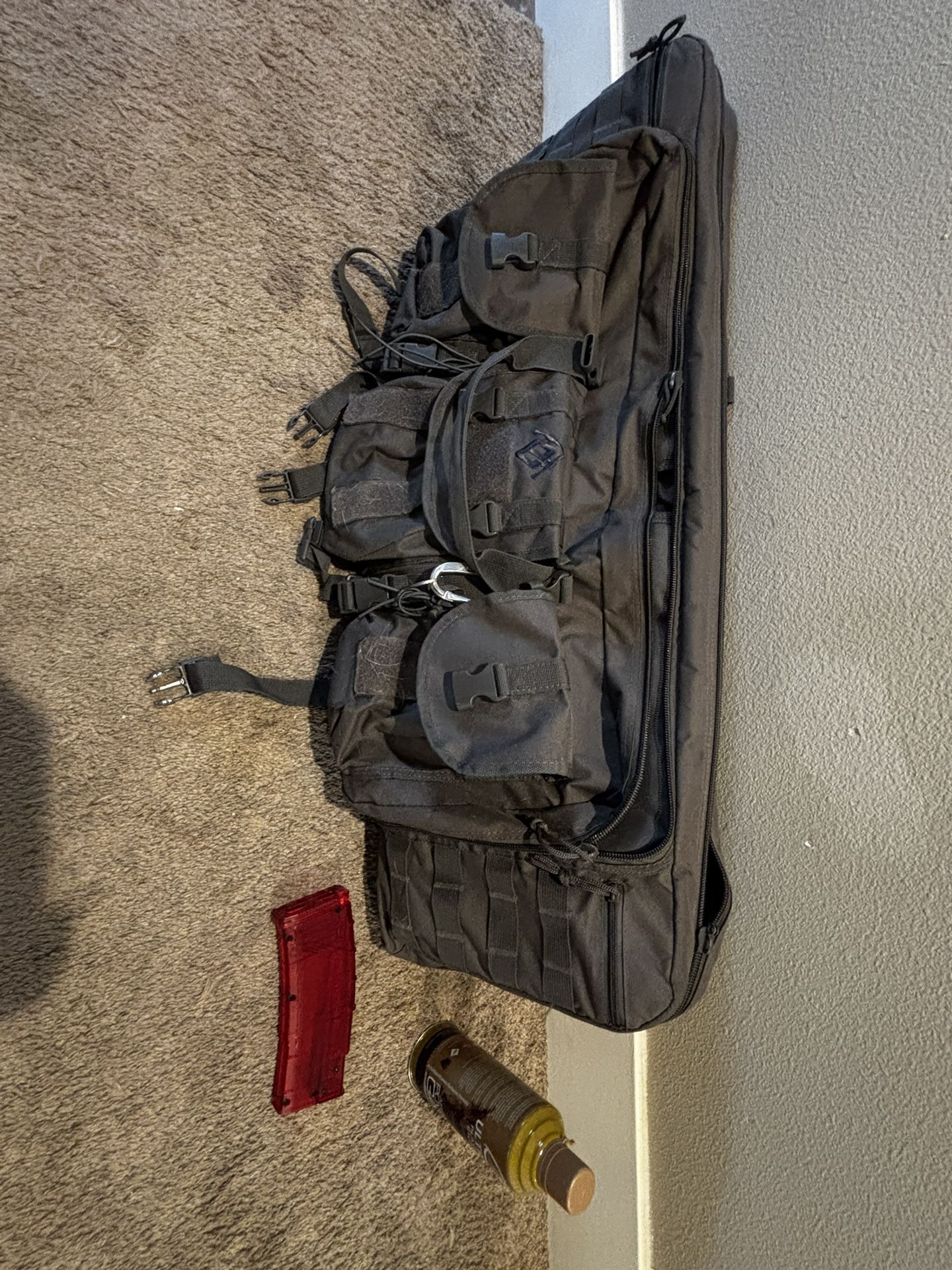 Airsoft Dual Weapon Bag plus speed loader and green gas can