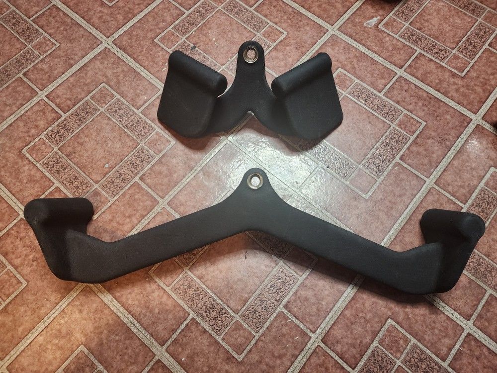 FOR SALE: 2 MARSAFIT Ergonomic LAT Pulldown Cable Attachments – Close & Wide Grip