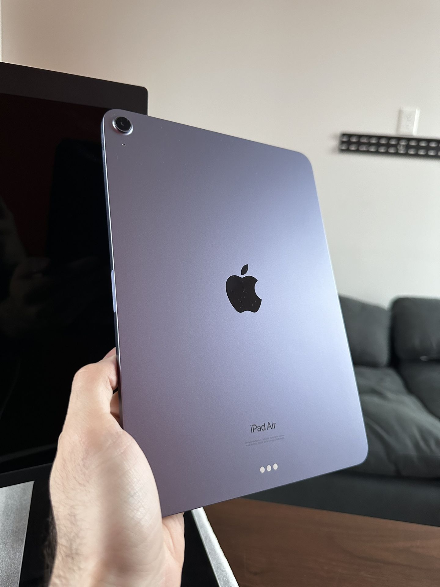Apple iPad Air 5th Gen 64GB WiFi! Like New! for Sale in Austin, TX
