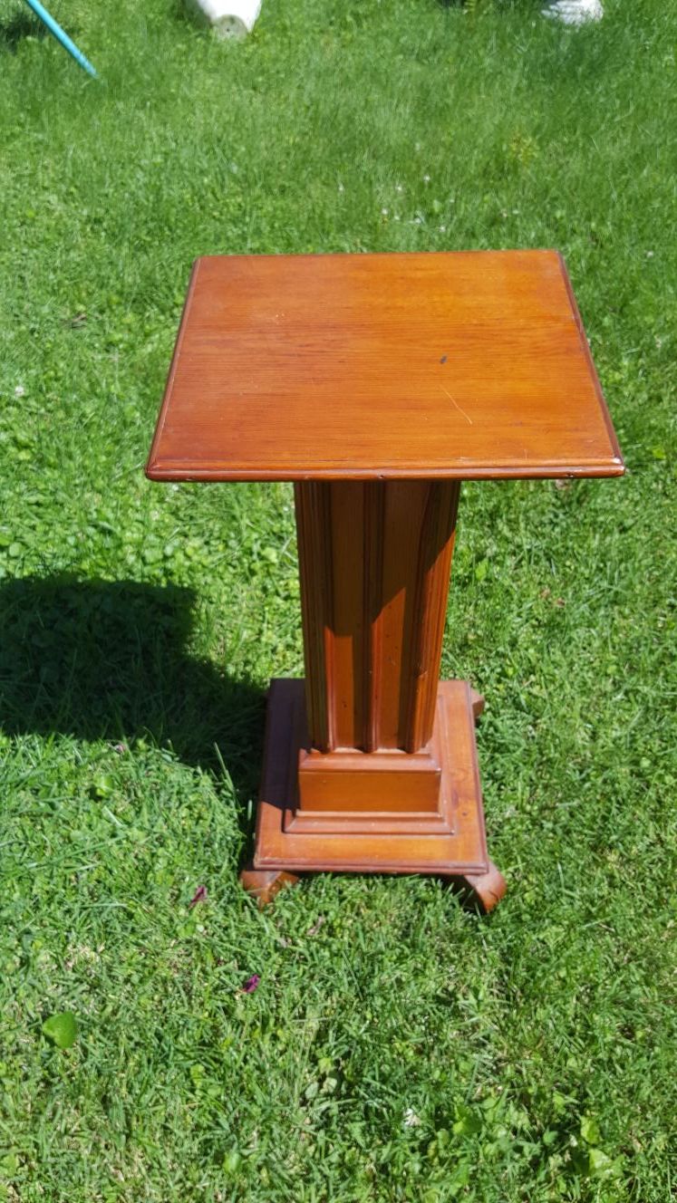 Pedestal