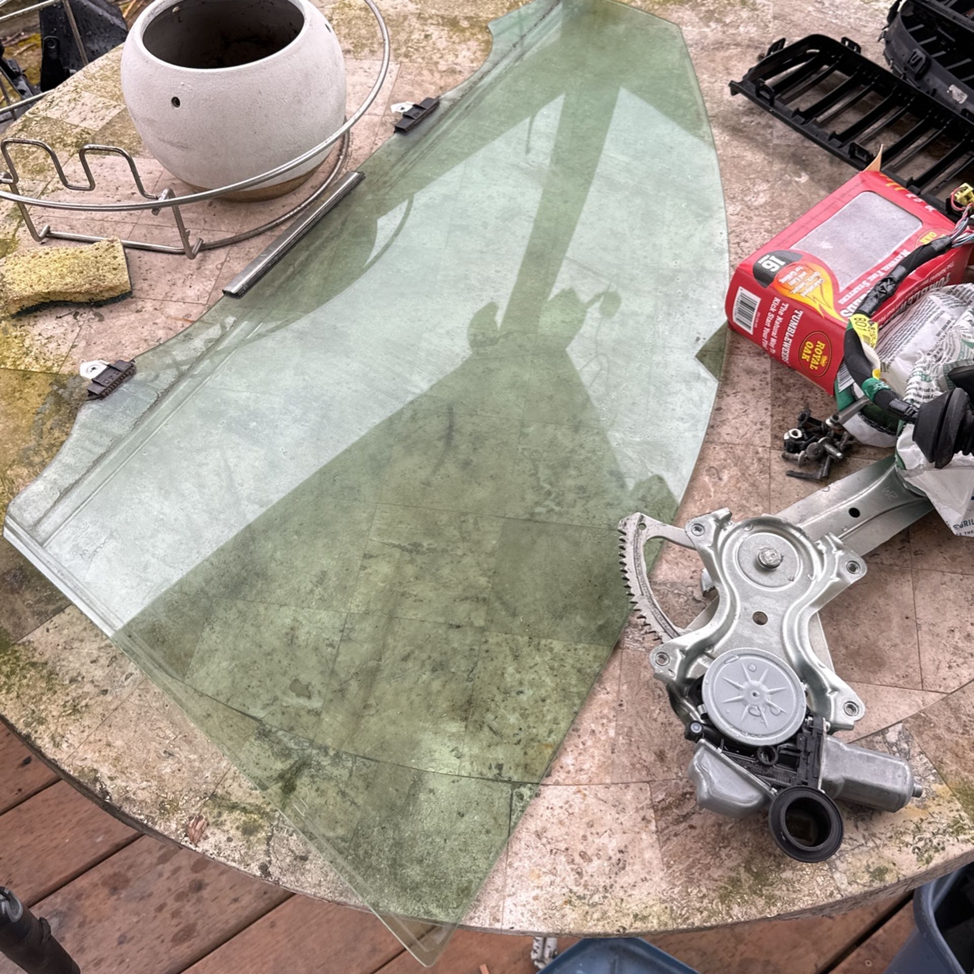 2013, Lexus 200 H Drivers Window