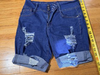Love You Women’s Distressed Denim Bermuda Shorts Size 7/8 Cuffed Stretch Jeans