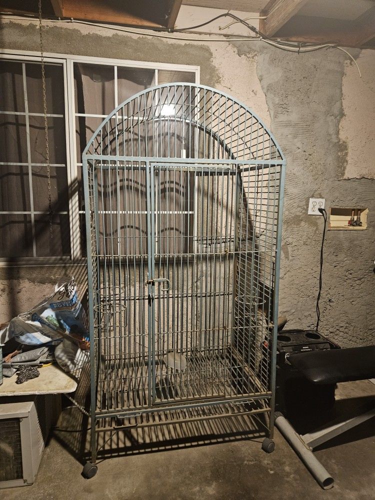 Good Quality Bird Cage for Sale in Riverside CA OfferUp