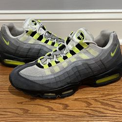 Nike Air Max 95 OG neon 2012 Size 12 Authentic Preowned 