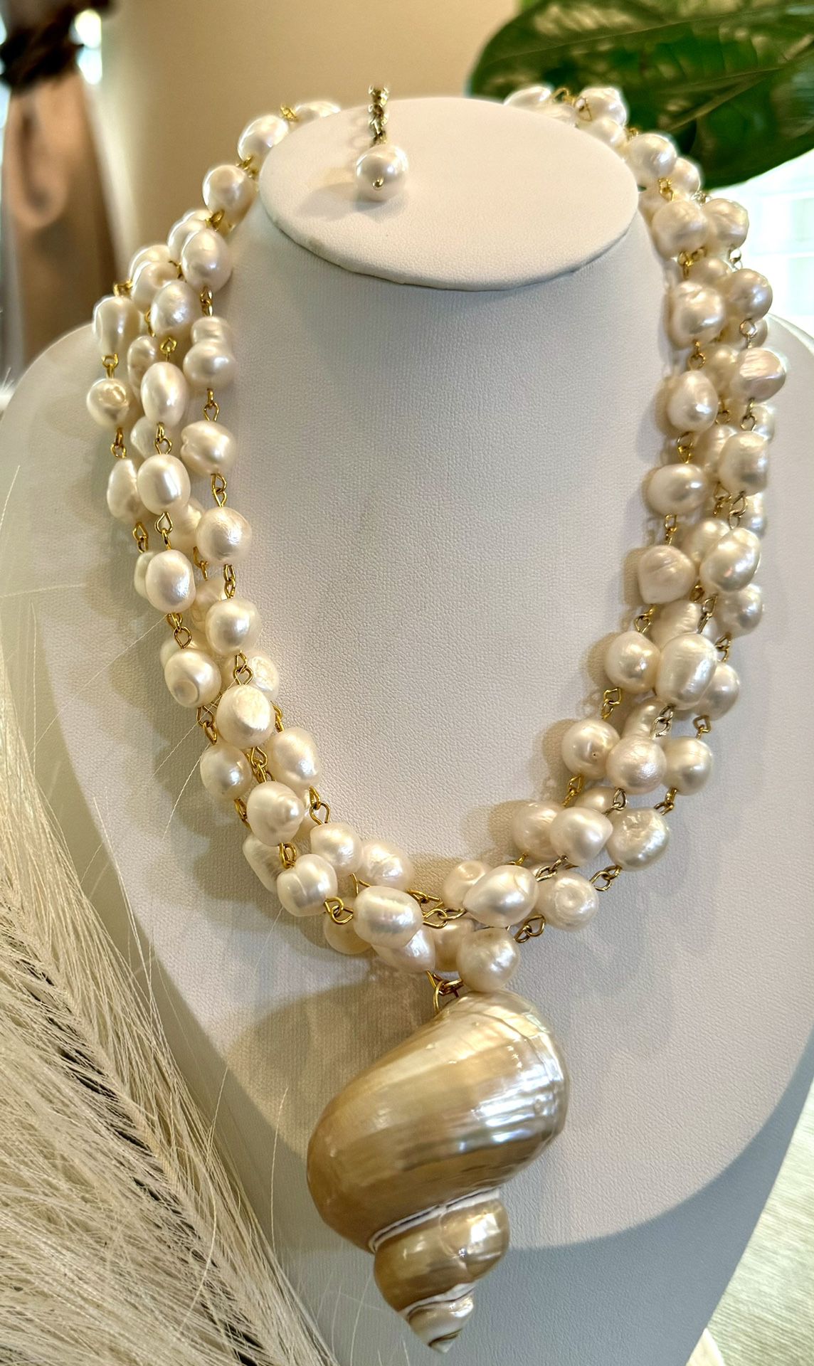 Fresh Water Pearls Necklace 