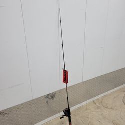 Ugly Stik 4’8” GX2 Spinning Fishing Rod and Reel Spinning Combo