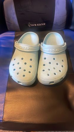 Crocs M8