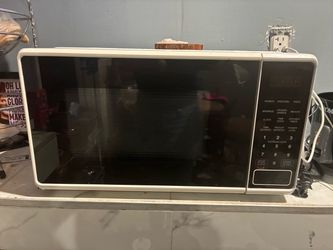 White Countertop Microwave Oven