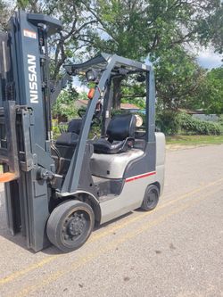 Nissan 5000lb Forklift