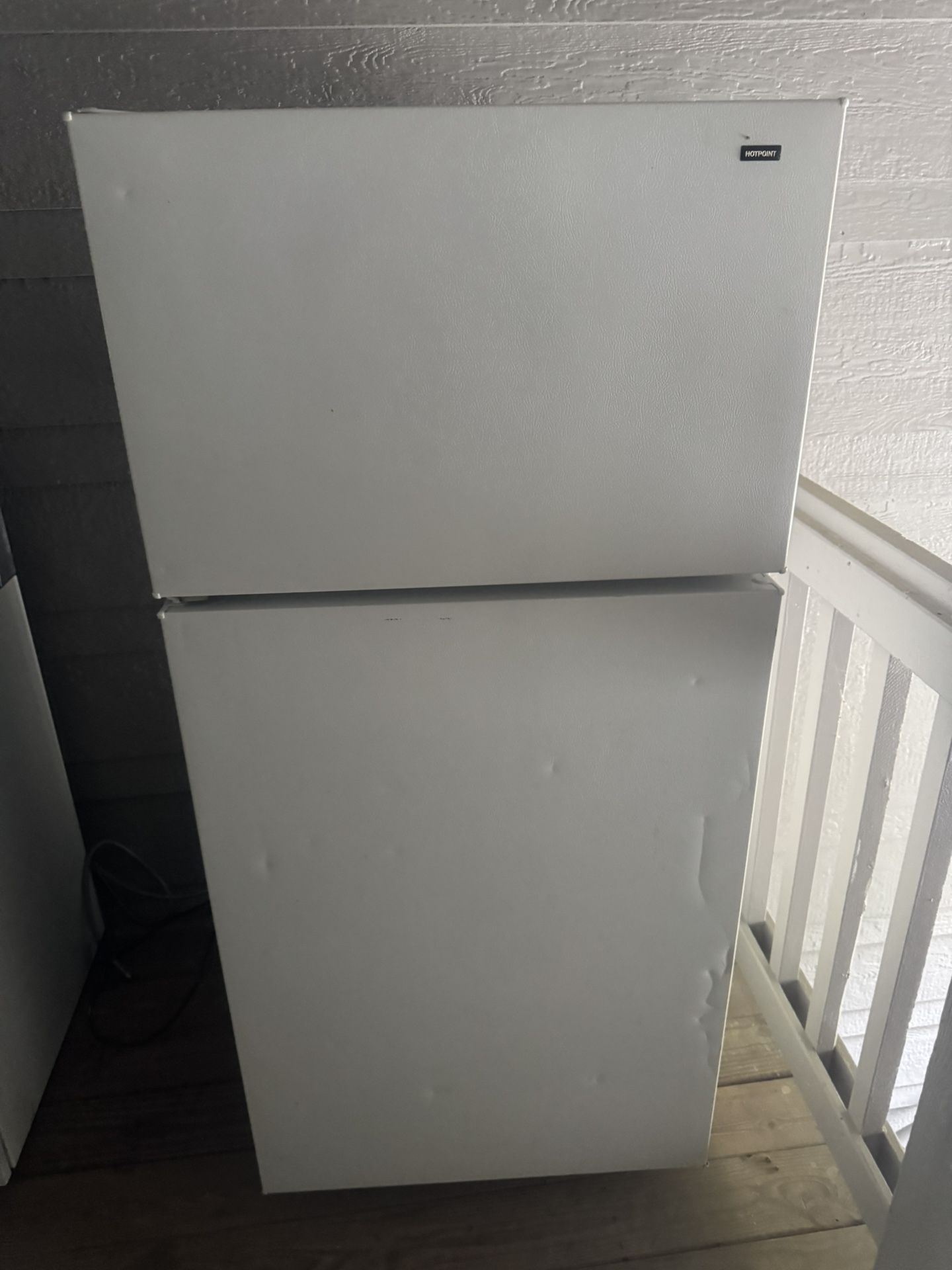 Refrigerator (Hotpoint)