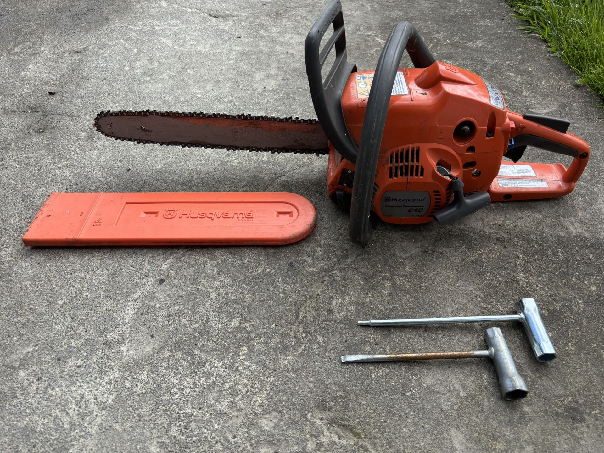 16” Husgvarna 240 Chainsaw