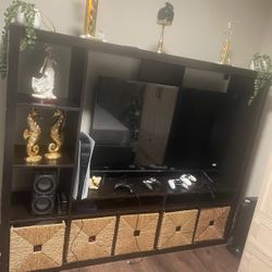 TV STAND WITH FREE WATCH/LAMP/SHOWPIECE